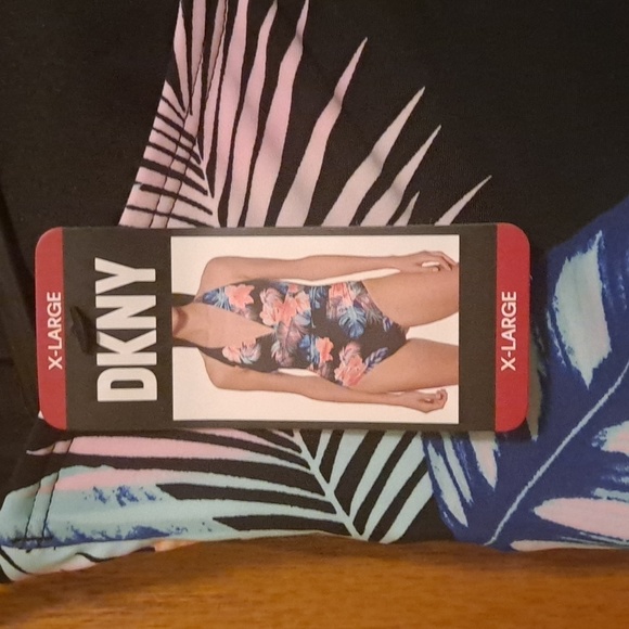 XL One Piece Swimsuit - Picture 3 of 4